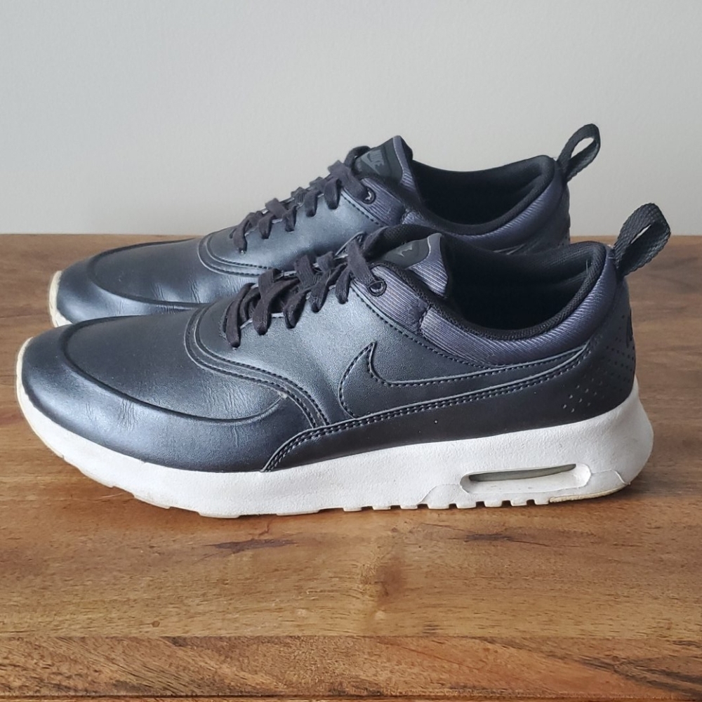 Women's Nike sneakers